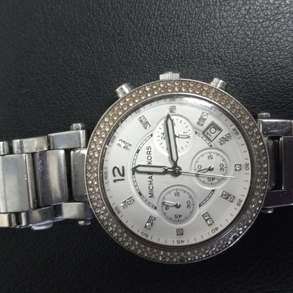 Michael Kors Silver Women's Watch - Picture 4 of 7